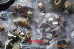 神狐HLQ5110GQXW清洗吸污兩用車用的玉柴YC6J180-30發(fā)動機(jī)的配件及大修