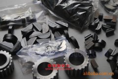 中集ZJV5200XXYAA側(cè)簾運(yùn)輸車用的康明斯ISDe210 30發(fā)動機(jī)的配件及大修
