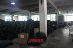 華山SX5160CCYGP4倉(cāng)柵式運(yùn)輸車用的玉柴YC4E140-42發(fā)動(dòng)機(jī)的大修及配件