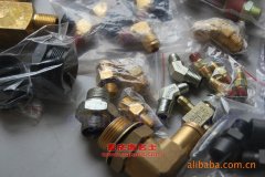 圣寶SB3250B自卸汽車用的三菱6D24發(fā)動機的配件及保養(yǎng)