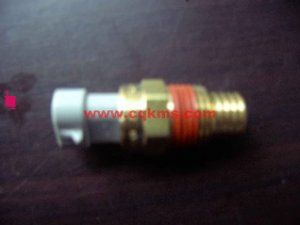 康明斯k38二手柴油機3056353溫度報警開關*